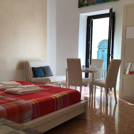 A Due Passi Da Giulietta-Casa Capuleti Apartment Verona Bagian luar foto