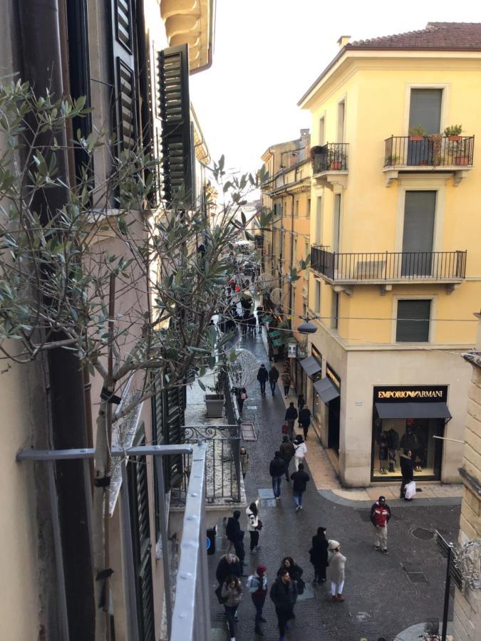 A Due Passi Da Giulietta-Casa Capuleti Apartment Verona Bagian luar foto