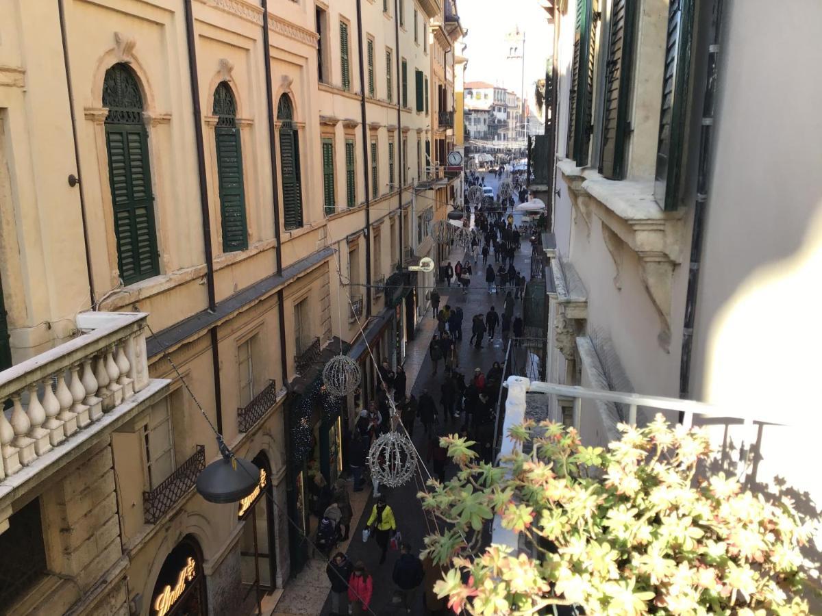 A Due Passi Da Giulietta-Casa Capuleti Apartment Verona Bagian luar foto