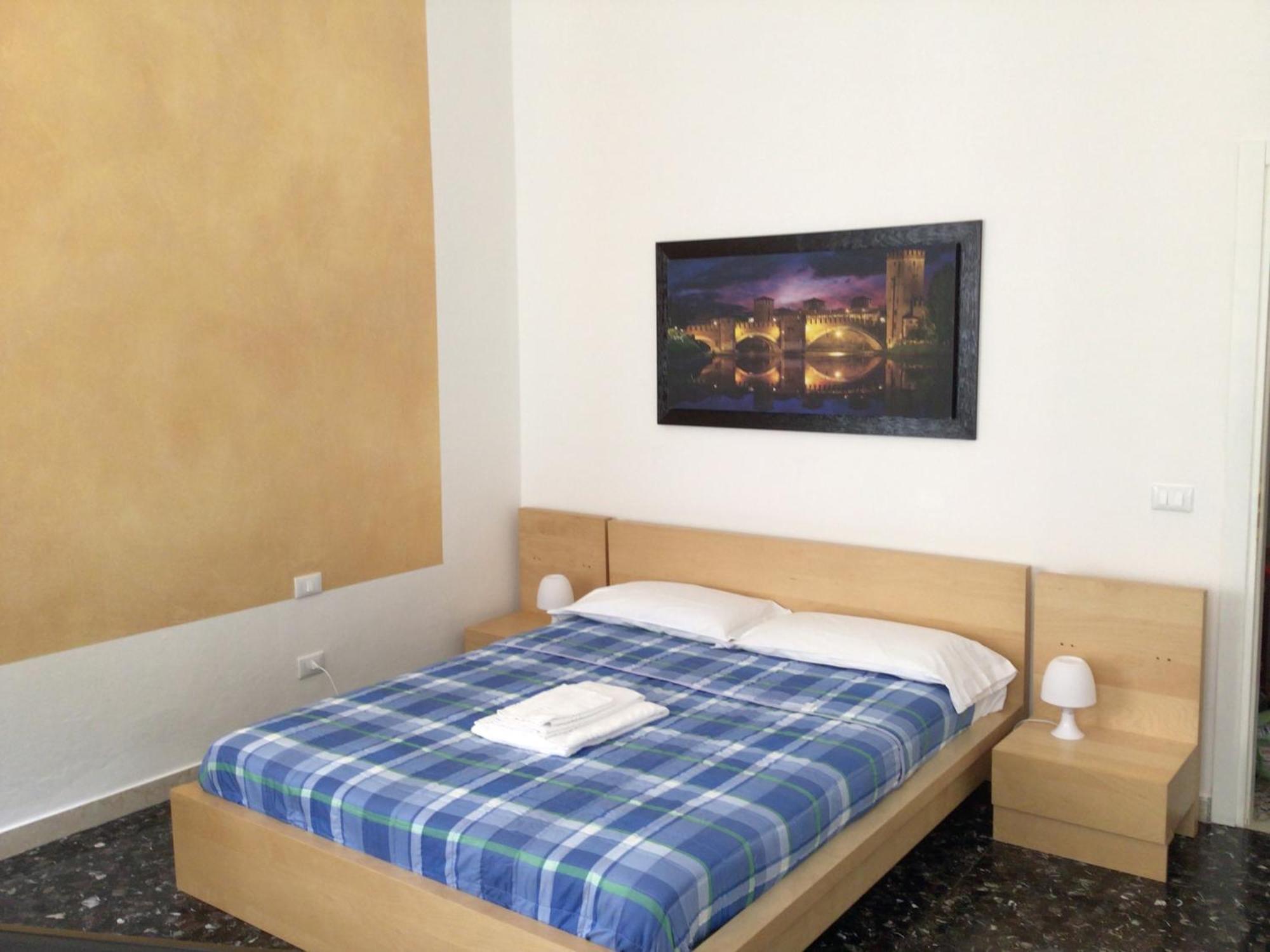 A Due Passi Da Giulietta-Casa Capuleti Apartment Verona Bagian luar foto